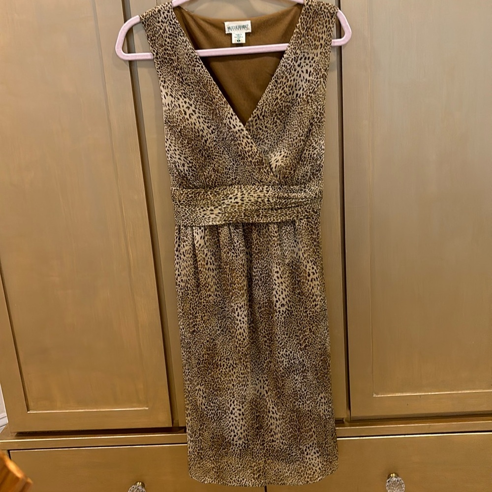 Motherhood Maternity, Beautiful, Chiffon dress. Lightweight and Elegent